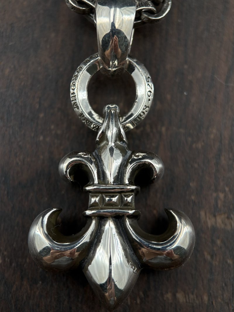 高仿克羅心 童軍花吊墜 字母鏈